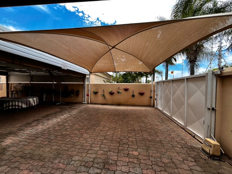 3 Bedroom Property for Sale in Protea Park North West